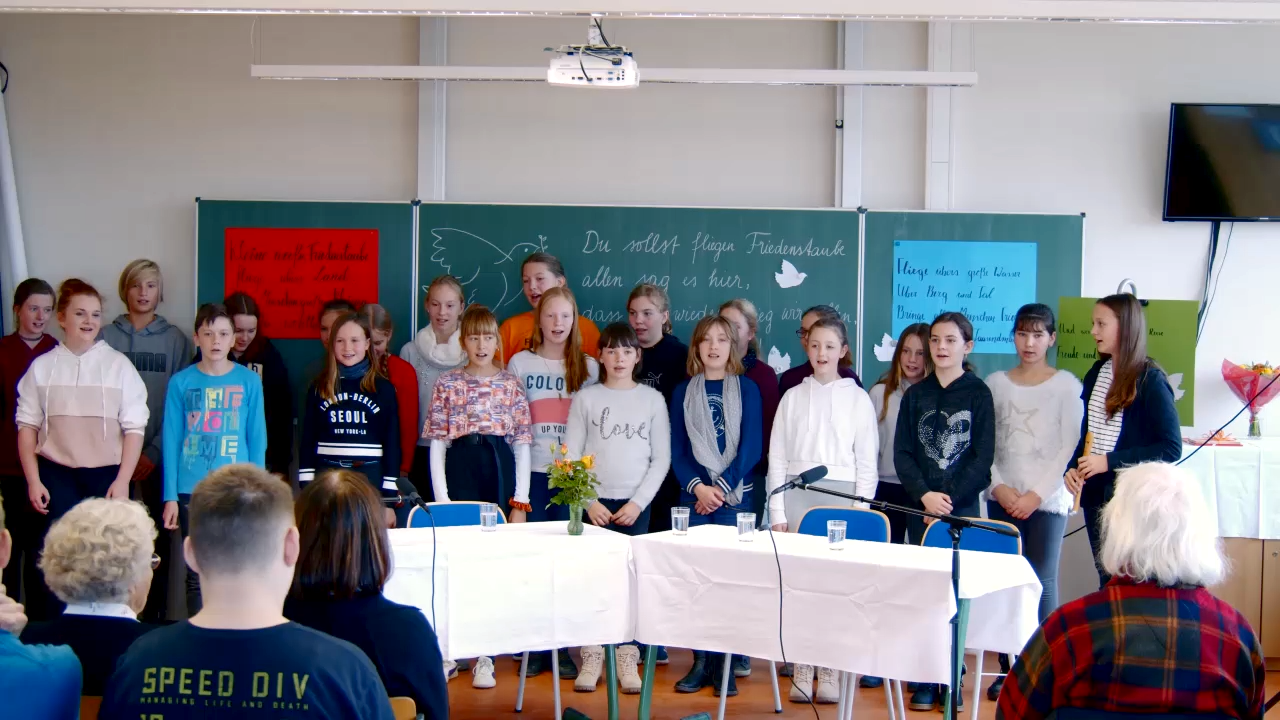Video - Zeitzeugengespräch mit Erika Schirmer in Mellinger Gymnasium