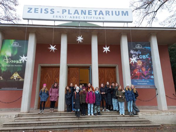 Besuch der Klasse 6/3 im Zeiss-Planetarium in Jena
